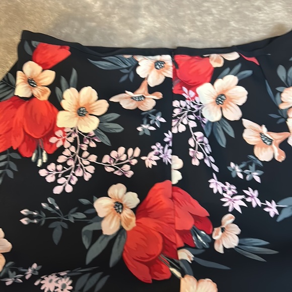Ann Taylor a-line floral skirt - Picture 4 of 4